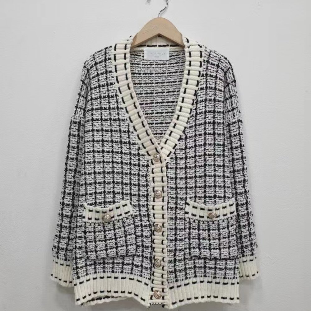 V-Neck Balloon-Sleeve Tweet